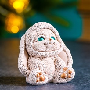 Фигура "Зайчик в костюме" бежевый 92 449